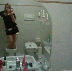 image 14 in geschifte selfies gallery