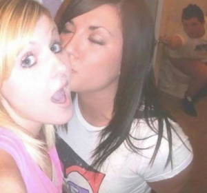 image 19 in gestoorde selfies2 gallery