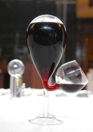 image 2 in Glass Tank wijnglas gallery