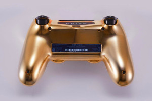 image 3 in Gouden controller gallery