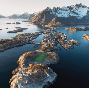 image 1 in Henningsvær gallery