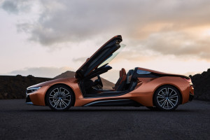 image 4 in i8 gallery