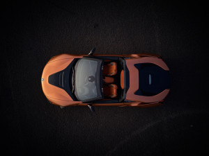 image 9 in i8 gallery