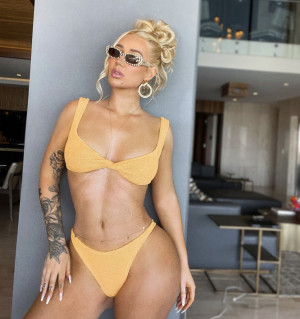 image IMG_4733-2 in Iggy OnlyFans  gallery