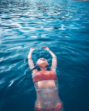 image 5 in Isabelle Cornish gallery