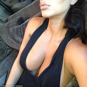image 18 in Kardashian selfie gallery