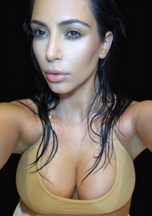image 19 in Kardashian selfie gallery