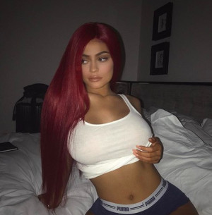 image 7 in kyliejennerie gallery