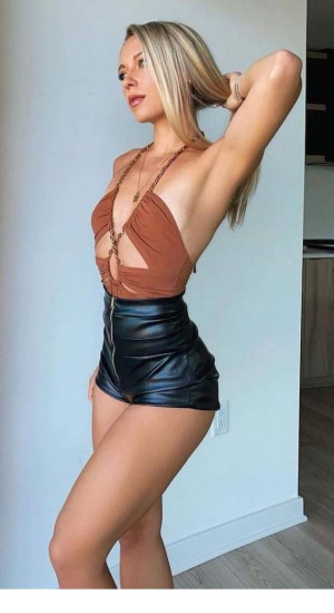 image 14 in latex en leer gallery