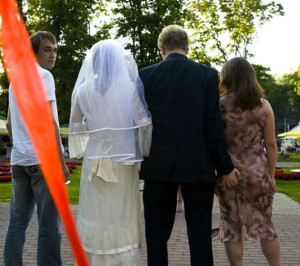 image 7 in leutige trouw gallery