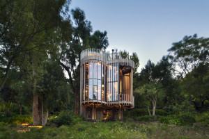 image 2 in LuxeHut gallery