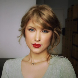 image 12.-Taylor-Swift in make-up gallery