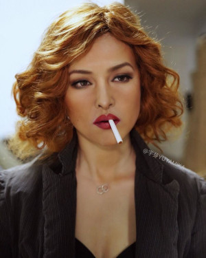 image 5.-Monica-Bellucci in make-up gallery