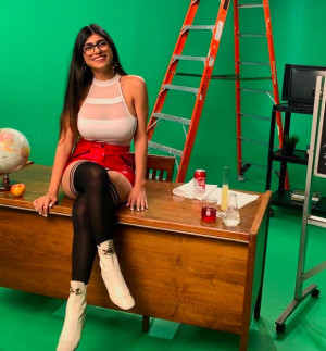 image 7 in mia Khalifa gallery