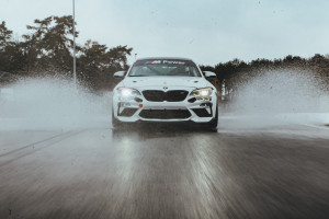image P90417910_highRes_bmw-m2-cs-racing-by- in Misselijkmakende BMW gallery