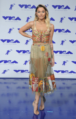 image vma-2017-hottest-4 in MVA gallery