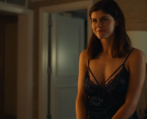 image 10.-Alexandra-Daddario-The-White-Lotus-1 in Naakt2021 gallery