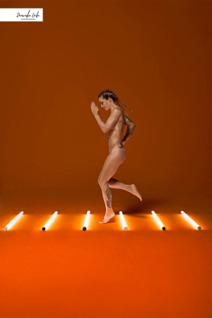image 7 in Naaktkalender gallery