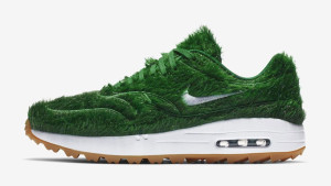 image 2 in Nike Gras gallery