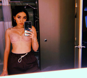 image 8 in Noah Cyrus gallery