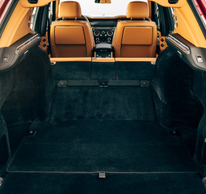 image 23 in Rolls-Royce Cullinan gallery