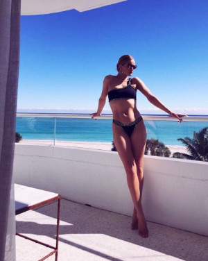image 3 in Rosie Huntington-Whiteley gallery