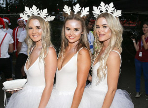 image 4 in Santa Pub Crawl gallery