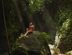 image 14 in Sara Underwood Indonesie gallery
