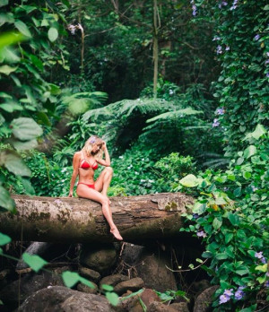 image 8 in Sara Underwood Peper gallery