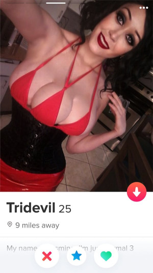 image 3 in schaamteloze tinder gallery