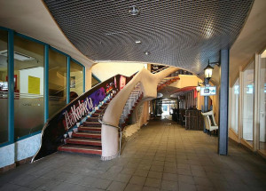 image 4 in Scheve huis gallery