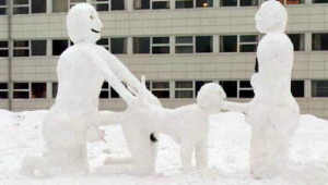 image 10 in sneeuwmannen gallery