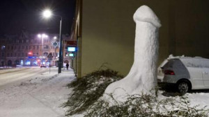 image 15 in sneeuwmannen gallery