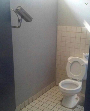 image 2 in tien toiletten gallery