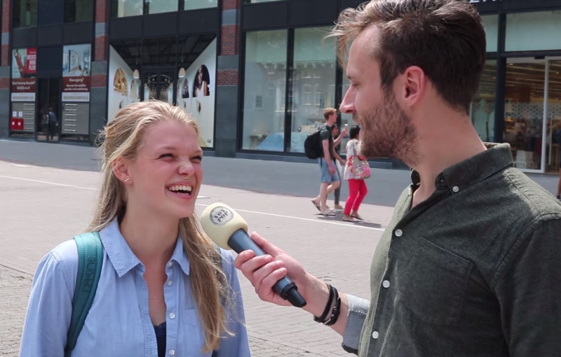 Mensen hebben niets te verbergen, tot ze deze vraag krijgen (video)