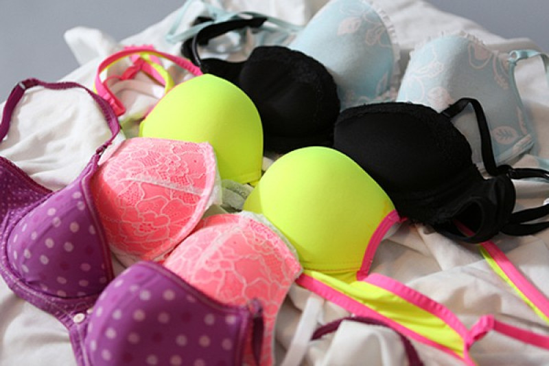 Steek uw hand omhoog als u vandaag ook meedoet aan de ‘National Go Topless Day’ (video)