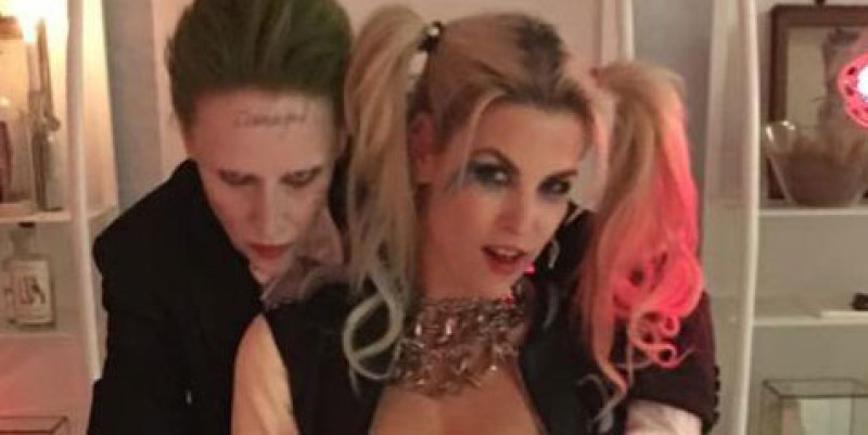 Tanja Dexters trekt behoorlijk sexy Halloween-pakje aan (foto)