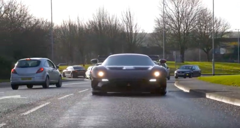 Dit is de meest gestoorde straatlegale auto ooit (video)
