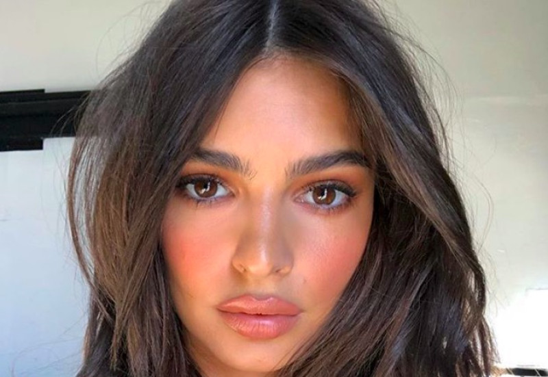 Emily Ratajkowski geeft ons een adembenemende uitkijk (foto’s)
