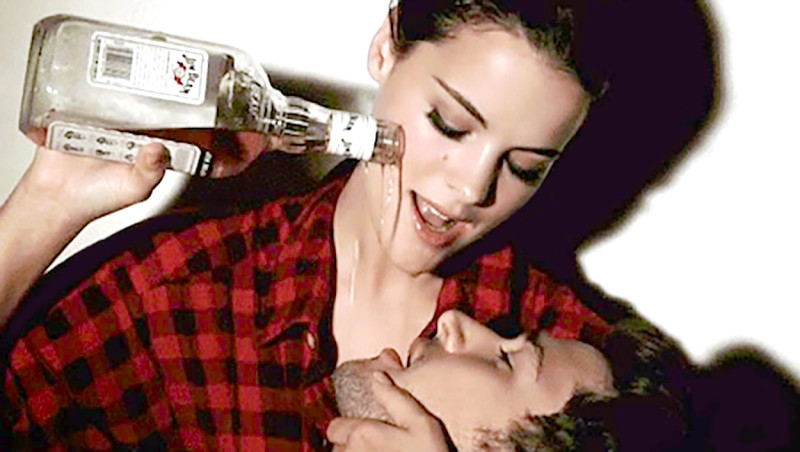 Samen alcohol drinken is goed voor je relatie