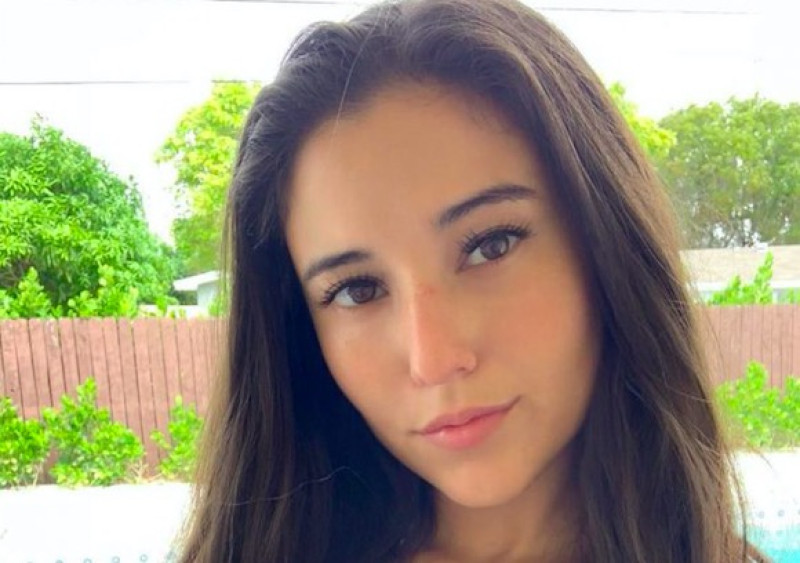 Angeline Verona is fan van mini-bikini’s (foto’s)