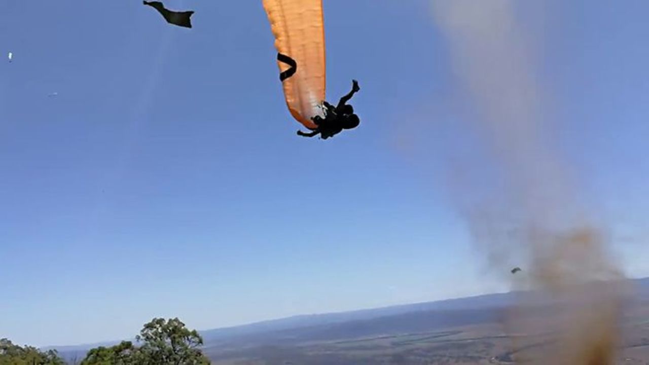Stofhoos Stofhoos gijzelt Australische paraglider (video)