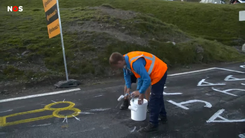 Tour de France-medewerkers maken komaf met 'Tourpiemels' (video)