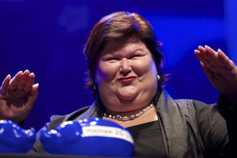 Sloot De Block in haar eentje deals met farmabedrijven?