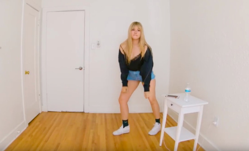 Blondine placeert dansje voor haar Instagram en dan gebeurt er dit (video)