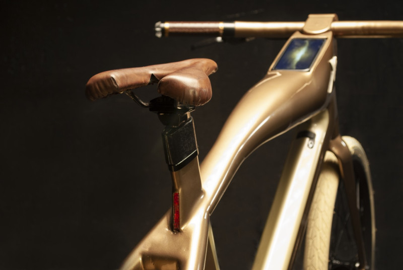 Deze innovatieve elektrische fiets heeft zelfs gezichtsherkenning (video)