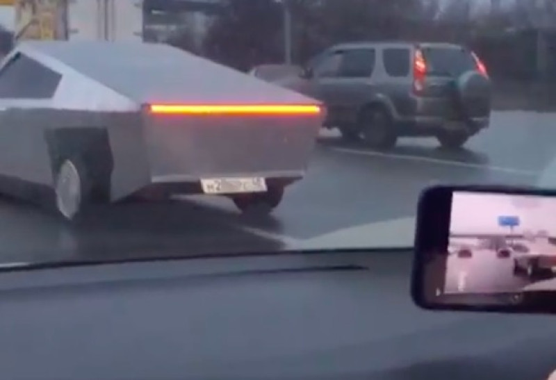 In Rusland rijdt gewoon al een Tesla Cybertruck rond (video)