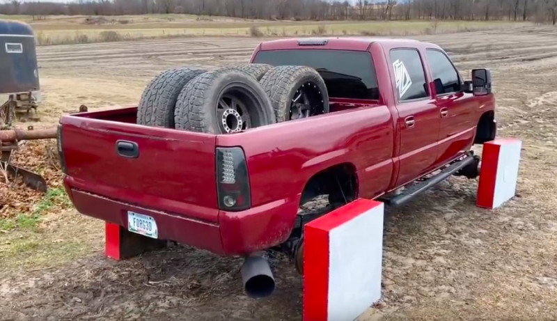 Wat als… auto’s vierkante wielen hadden? (video)