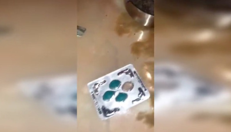 Hond vindt blauw pilletje en dan gebeurt er dit (video)