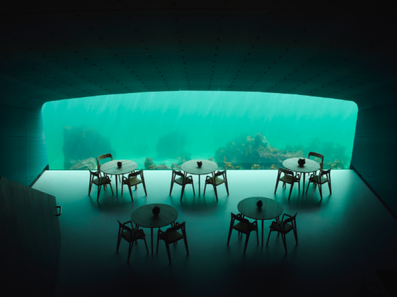 In dit restaurant eet je 5 meter onder water